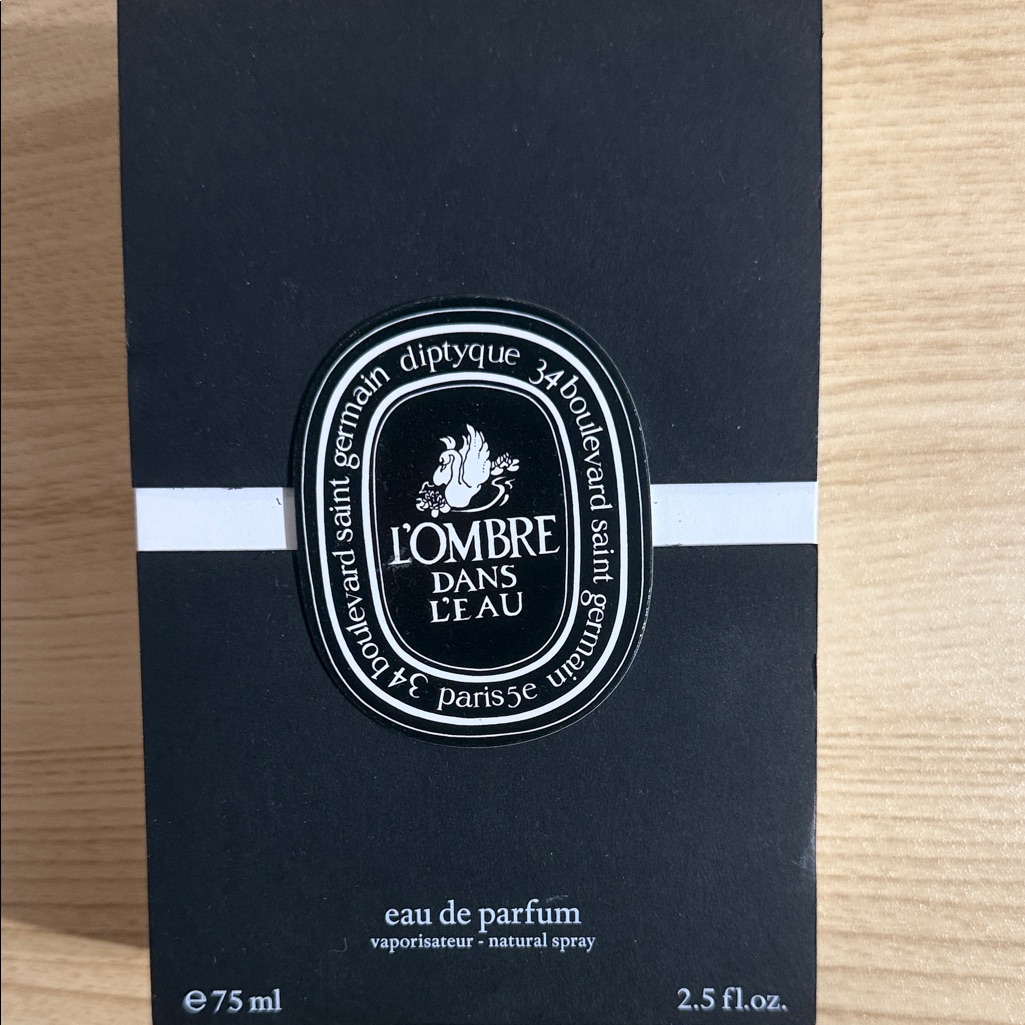 Diptyque L'ombre Dans L'eau Black And White Packaging